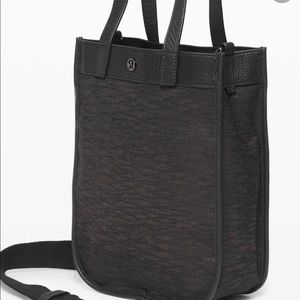 Lululemon Now and Always mini tote 8L Jacquard Black Highlander